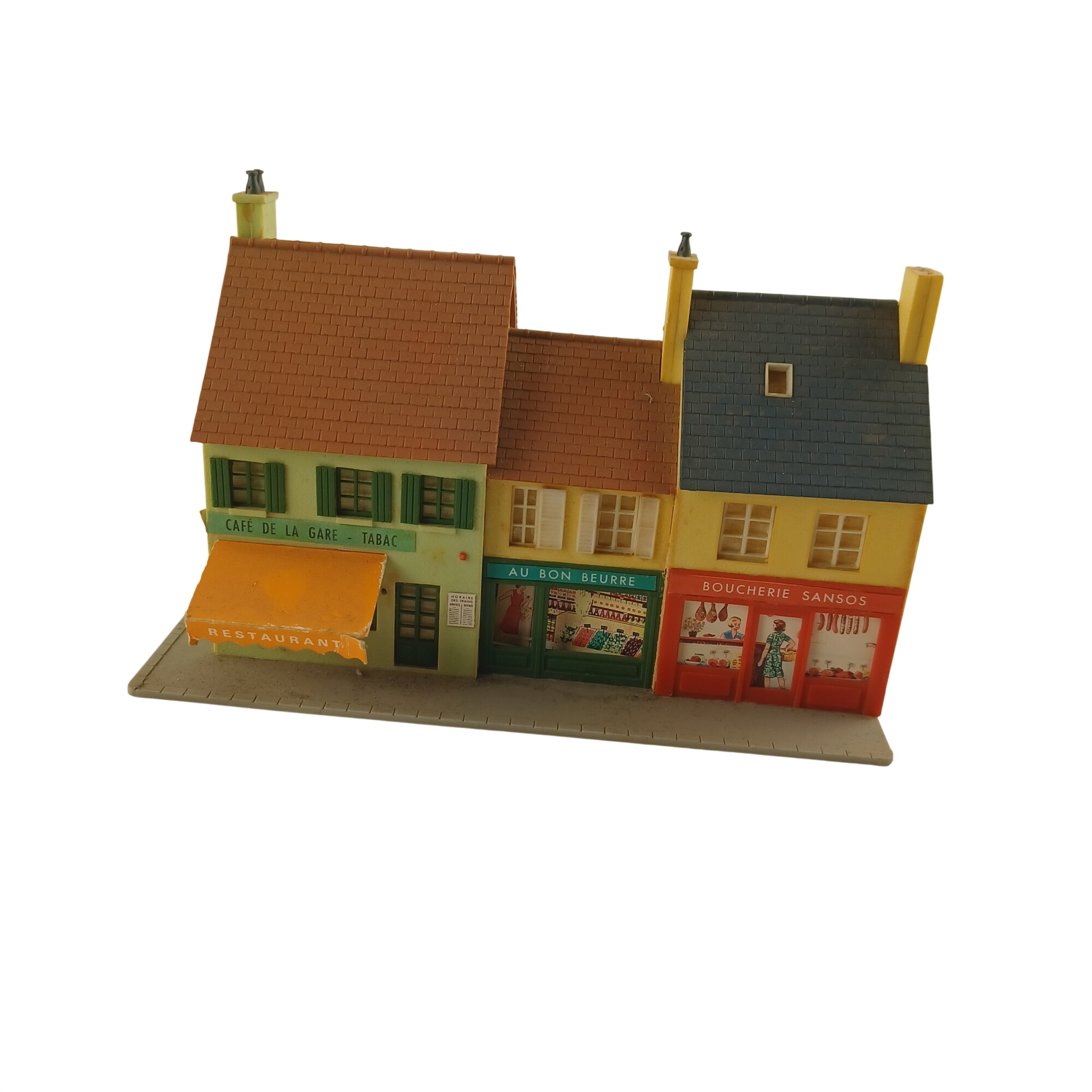 Acheter Maquette de modélisme de trois commerces, café de la gare, tabac et restaurant, épicerieau bon beurre et boucherie Sansos de 16x10x10 cm Très bon état - 30,00 € Maquette de modélisme de trois commerces, café de la gare, tabac et restaurant, épicerieau bon beurre et boucherie Sansos de 16x10x10 cm Très bon état - reconditionné disponible sur Label Emmaüs